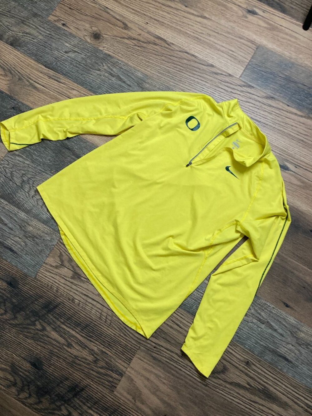 Nike Oregon Ducks 1/4 Zip Shirt Women’s XL Gray Dri-Fit Pullover Logo Yellow